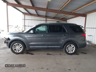 2017 Ford Explorer XLT with VIN 1FM5K7D80HGD04842, listed as a IAAI auction lot 41911091 with 90,680 mi miles and . Bid and sale history available at carsss.com. Image 15.