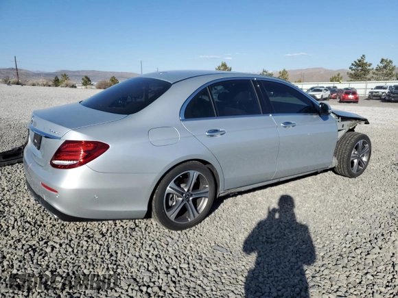2019 Mercedes-Benz E-Class E 300 with VIN WDDZF4KB1KA599828, listed as a Copart auction lot 48410095 with 46,444 mi miles and Salvage Title. Bid and sale history available at carsss.com. Image 3.