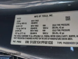 2023 Tesla Model 3 z VIN 5YJ3E1EA1PF681030, wystawiony jako IAAI lot #41545960 z przebiegiem 19 590 mil mil oraz . Historia ofert i sprzedaży dostępna na DreamBid. Obrazek 9.