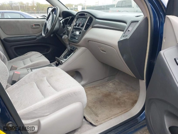 2002 Toyota Highlander with VIN JTEHF21A120059187, listed as a IAAI auction lot 42072524 with 232,576 mi miles. Bid and sale history available at carsss.com. Image 5.