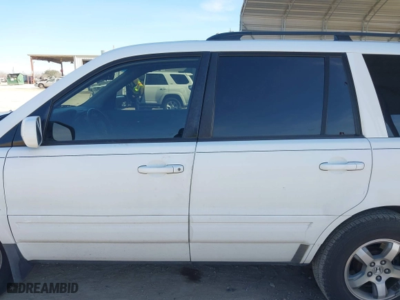 2006 Honda Pilot EX-L with RES with VIN 5FNYF28606B030602, listed as a IAAI auction lot 41392868 with 227,782 mi miles. Bid and sale history available at carsss.com. Image 14.