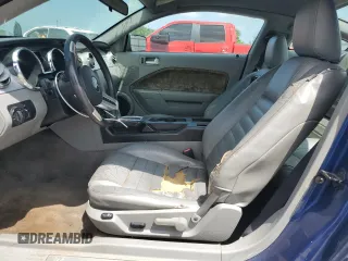 2006 Ford Mustang GT Deluxe z VIN 1ZVHT82H565214308, wystawiony jako Copart lot #62340085 z przebiegiem 183 848 mil mil oraz Szkoda całkowita • Salvage title. Historia ofert i sprzedaży dostępna na DreamBid. Obrazek 7.
