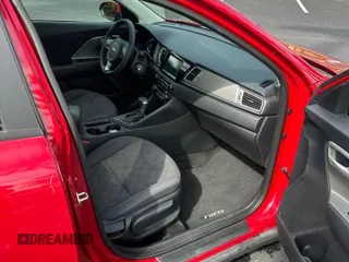 2018 Kia Niro LX with VIN KNDCB3LC3J5132401, listed as a Copart auction lot 50352575 with 87,900 mi miles and Clean Title. Bid and sale history available at carsss.com. Image 5.