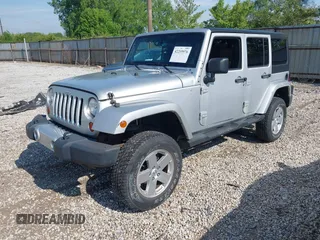 2012 Jeep Wrangler Unlimited Altitude z VIN 1C4HJWEGXCL120397, wystawiony jako IAAI lot #42219976 z przebiegiem 119 172 mil mil oraz . Historia ofert i sprzedaży dostępna na DreamBid. Obrazek 18.