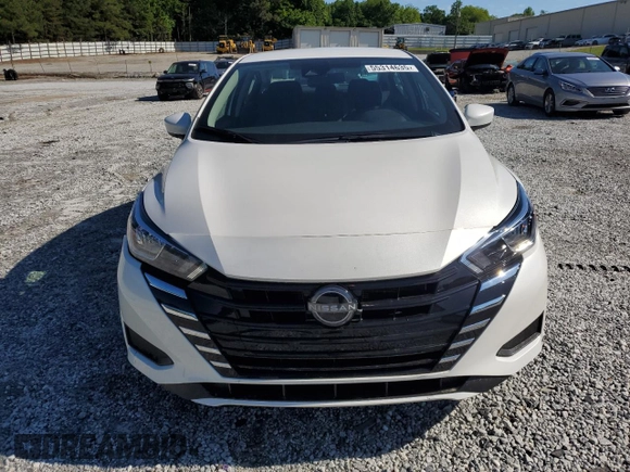 2024 Nissan Versa SV z VIN 3N1CN8EV6RL877256, wystawiony jako Copart lot #55314635 z przebiegiem 4 750 mil mil oraz Szkoda całkowita • Salvage title. Historia ofert i sprzedaży dostępna na DreamBid. Obrazek 5.
