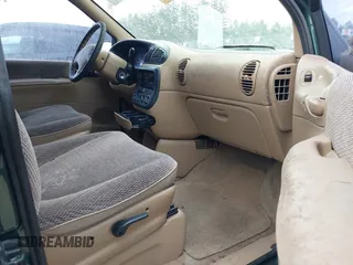 1997 Dodge Caravan SE with VIN 2B4GP45R3VR402016, listed as a IAAI auction lot 42131557 with Not Provided miles and . Bid and sale history available at carsss.com. Image 5.