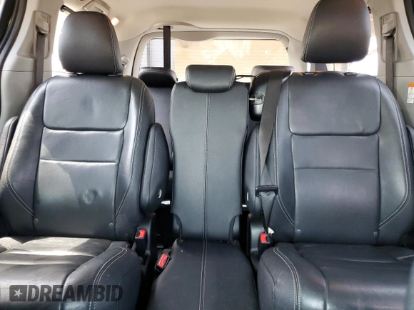 2016 Toyota Sienna SE z VIN 5TDXK3DC4GS720388, wystawiony jako Copart lot #60211685 z przebiegiem 191 729 mil mil oraz Szkoda całkowita • Salvage title. Historia ofert i sprzedaży dostępna na DreamBid. Obrazek 10.