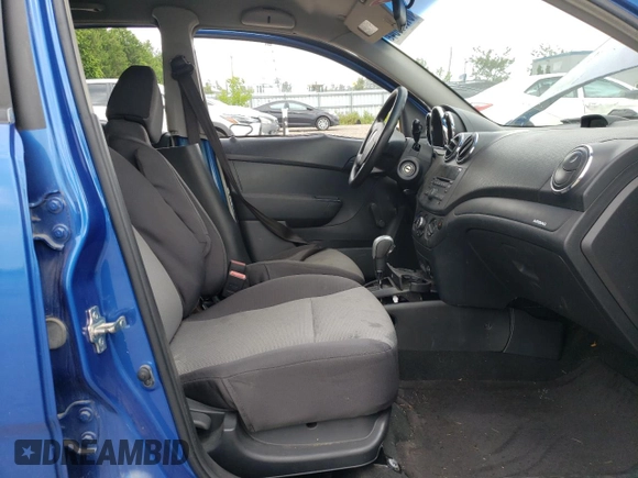 2009 Pontiac G3 z VIN KL2TV65E89B389738, wystawiony jako Copart lot #61396864 z przebiegiem Nie podano mil oraz Nie do naprawy. Historia ofert i sprzedaży dostępna na DreamBid. Obrazek 7.