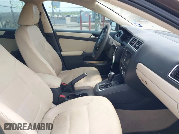 2012 Volkswagen Jetta SE with VIN 3VWDX7AJ3CM121987, listed as a IAAI auction lot 42520818 with 149,997 mi miles and . Bid and sale history available at DreamBid. Image 5.