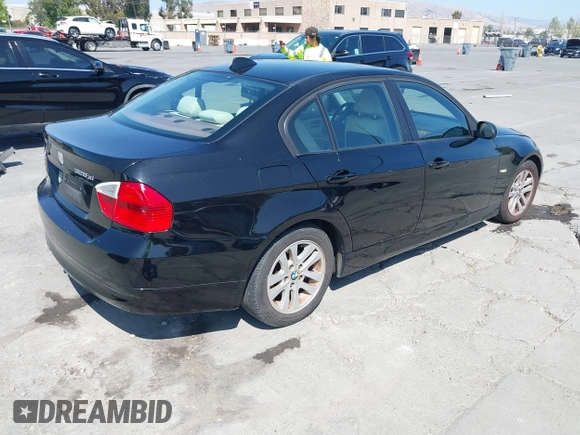 2007 BMW 3 Series 328xi z VIN WBAVC93567KX54119, wystawiony jako IAAI lot #42419462 z przebiegiem 171 433 mil mil oraz . Historia ofert i sprzedaży dostępna na DreamBid. Obrazek 4.