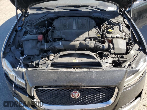 2016 Jaguar XF 35t Premium with VIN SAJBD4BV8GCY06272, listed as a Copart auction lot 72278994 with 87,824 mi miles and Salvage Title. Bid and sale history available at carsss.com. Image 11.