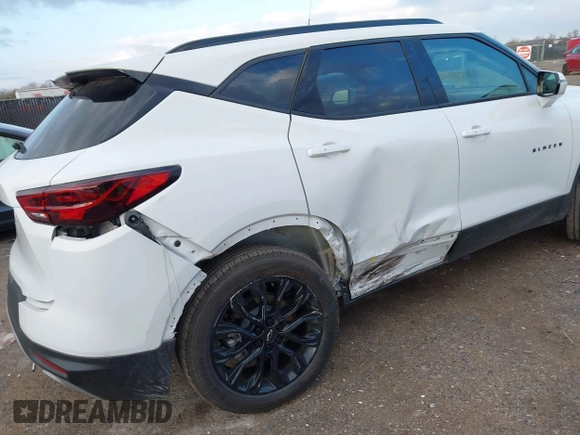 2024 Chevrolet Blazer LT with VIN 3GNKBDR47RS178033, listed as a IAAI auction lot 41106832 with 8,752 mi miles and . Bid and sale history available at DreamBid. Image 6.