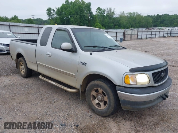 2000 Ford F-150 XL with VIN 1FTZX1725YNC17400, listed as a IAAI auction lot 42031955 with 1 mi miles. Bid and sale history available at carsss.com. Image 1.