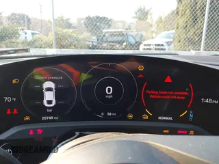 2022 Porsche Taycan z VIN WP0AA2Y10NSA11640, wystawiony jako IAAI lot #41215410 z przebiegiem 25 749 mil mil oraz . Historia ofert i sprzedaży dostępna na DreamBid. Obrazek 7.