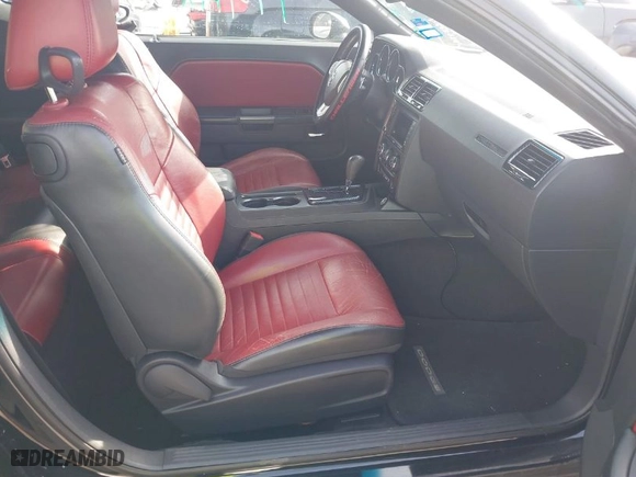 2014 Dodge Challenger SXT with VIN 2C3CDYAG7EH311556, listed as a IAAI auction lot 41868774 with 176,764 mi miles. Bid and sale history available at carsss.com. Image 5.