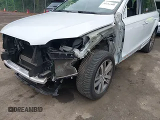 2015 Audi Q7 Premium Plus с VIN WA1LGAFE7FD027337, выставлен на аукционе IAAI как лот 42182400 с пробегом 82 269 миль миль и . История ставок и продаж доступна на DreamBid. Изображение 6.