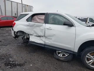 2017 Chevrolet Equinox LS z VIN 2GNALBEK5H1553638, wystawiony jako IAAI lot #42187217 z przebiegiem Nie podano mil oraz . Historia ofert i sprzedaży dostępna na DreamBid. Obrazek 6.