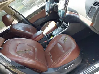 2008 Hyundai Veracruz GLS z VIN KM8NU73C68U069784, wystawiony jako IAAI lot #42309514 z przebiegiem 210 446 mil mil oraz . Historia ofert i sprzedaży dostępna na DreamBid. Obrazek 5.