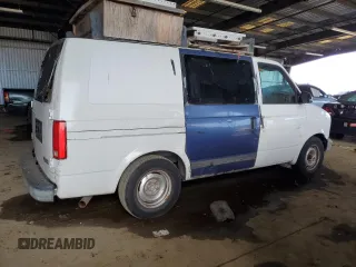 2000 GMC Safari Cargo with VIN 1GTDM19W4YB505655, listed as a Copart auction lot 43853795 with Not Provided miles and Salvage Title. Bid and sale history available at carsss.com. Image 3.