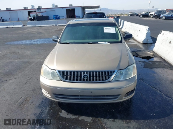 2001 Toyota Avalon XL w/Bucket Seats with VIN 4T1BF28BX1U117793, listed as a IAAI auction lot 42165172 with 247,435 mi miles. Bid and sale history available at carsss.com. Image 6.