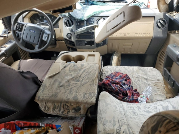 2013 Ford F-250 XL with VIN 1FT7W2B60DEA55468, listed as a Copart auction lot 54535265 with 391,803 mi miles and Salvage title. Bid and sale history available at DreamBid. Image 8.