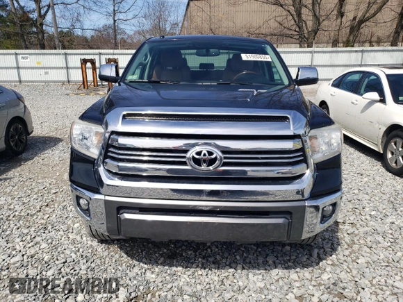 2017 Toyota Tundra Platinum z VIN 5TFAY5F12HX629644, wystawiony jako Copart lot #51500855 z przebiegiem 46 056 mil mil oraz Szkoda całkowita • Salvage title. Historia ofert i sprzedaży dostępna na DreamBid. Obrazek 5.