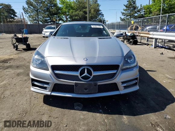 2015 Mercedes-Benz SLK-Class SLK 250 with VIN WDDPK4HA9FF102437, listed as a Copart auction lot 55301104 with 79,313 mi miles and Salvage Title. Bid and sale history available at carsss.com. Image 5.