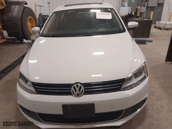 2014 Volkswagen Jetta Sedan SE with VIN 3VWD07AJ8EM329371, listed as a IAAI auction lot 41380191 with 56,497 mi miles. Bid and sale history available at carsss.com. Image 12.