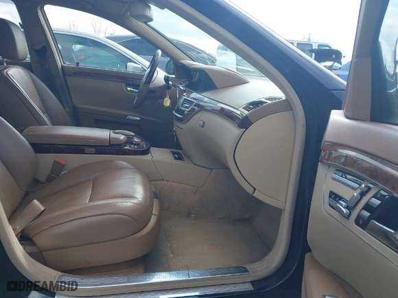2007 Mercedes-Benz S-Class 5.5L V8 with VIN WDDNG86X87A089959, listed as a IAAI auction lot 41668986 with 170,800 mi miles. Bid and sale history available at carsss.com. Image 5.