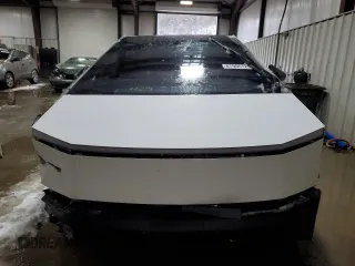 2024 Tesla Cybertruck z VIN 7G2CEHED7RA019582, wystawiony jako Copart lot #87906725 z przebiegiem Nie podano mil oraz Szkoda całkowita • Salvage title. Historia ofert i sprzedaży dostępna na DreamBid. Obrazek 5.