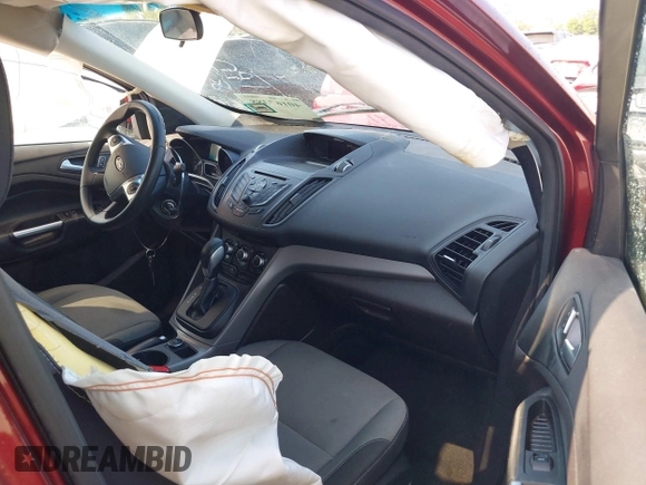 2016 Ford Escape SE with VIN 1FMCU0GX5GUB00842, listed as a IAAI auction lot 40167388 with 89,628 mi miles. Bid and sale history available at carsss.com. Image 5.