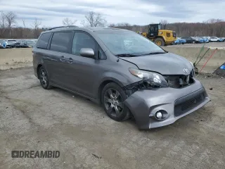 2012 Toyota Sienna SE z VIN 5TDXK3DC2CS199701, wystawiony jako Copart lot #50316225 z przebiegiem 212 383 mil mil oraz Szkoda całkowita • Salvage title. Historia ofert i sprzedaży dostępna na DreamBid. Obrazek 4.