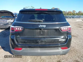 2018 Jeep Compass Latitude with VIN 3C4NJCBB1JT467953, listed as a IAAI auction lot 41254646 with 88,322 mi miles. Bid and sale history available at carsss.com. Image 16.