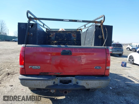 2001 Ford F-250 XL z VIN 1FTNF21L61EB59876, wystawiony jako IAAI lot #41773250 z przebiegiem 214 348 mil mil oraz . Historia ofert i sprzedaży dostępna na DreamBid. Obrazek 15.