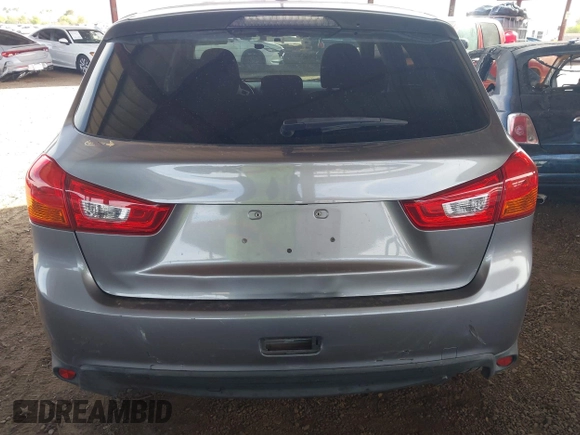 2015 Mitsubishi Outlander ES z VIN 4A4AP3AU7FE042477, wystawiony jako IAAI lot #42243771 z przebiegiem 114 331 mil mil oraz . Historia ofert i sprzedaży dostępna na DreamBid. Obrazek 6.