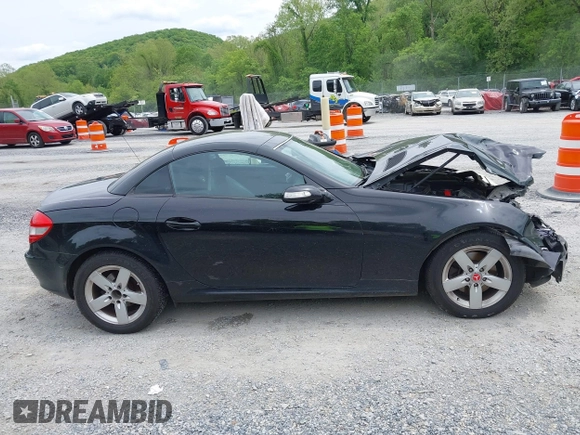 2007 Mercedes-Benz SLK 280 z VIN WDBWK54F87F139699, wystawiony jako IAAI lot #42199082 z przebiegiem 155 689 mil mil oraz . Historia ofert i sprzedaży dostępna na DreamBid. Obrazek 13.