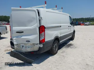 2015 Ford Transit Cargo z VIN 1FTNE1YM9FKA16926, wystawiony jako IAAI lot #42493994 z przebiegiem 218 427 mil mil oraz . Historia ofert i sprzedaży dostępna na DreamBid. Obrazek 4.