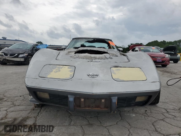 1978 Chevrolet Corvette z VIN 1Z87L8S414756, wystawiony jako Copart lot #57885225 z przebiegiem 32 203 mil mil oraz Czysty tytuł • Clean title. Historia ofert i sprzedaży dostępna na DreamBid. Obrazek 5.