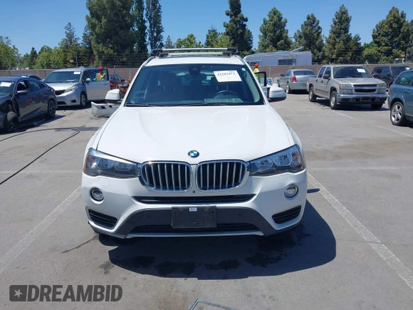 2017 BMW X3 xDrive28i z VIN 5UXWX9C35H0T24703, wystawiony jako IAAI lot #42283472 z przebiegiem 61 993 mil mil oraz . Historia ofert i sprzedaży dostępna na DreamBid. Obrazek 12.