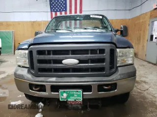 2005 Ford F-250 XL with VIN 1FTNF21565EA30933, listed as a Copart auction lot 86381274 with 140,709 mi miles and Clean Title. Bid and sale history available at DreamBid. Image 5.