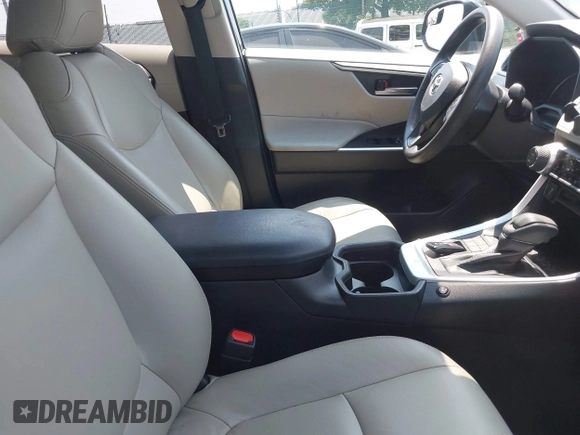 2021 Toyota RAV4 XLE with VIN 2T3P1RFV4MC255062, listed as a IAAI auction lot 42371268 with 34,285 mi miles and . Bid and sale history available at DreamBid. Image 5.