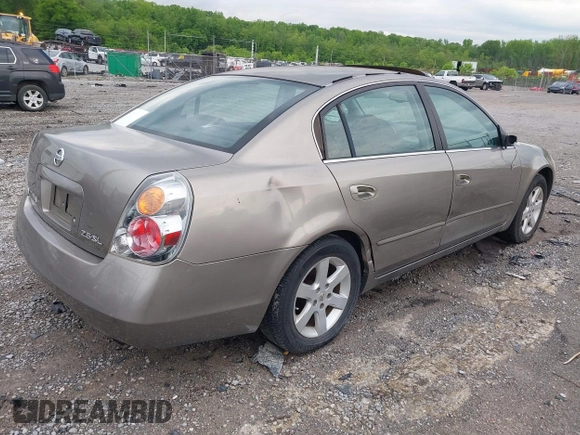 2003 Nissan Altima S with VIN 1N4AL11D33C252059, listed as a IAAI auction lot 42079201 with 152,510 mi miles. Bid and sale history available at carsss.com. Image 4.