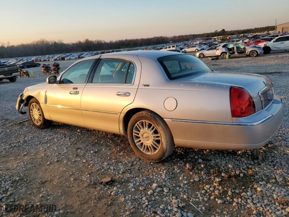 2008 Lincoln Town Car Limited with VIN 2LNHM82V88X636222, listed as a Copart auction lot 88795415 with 163,725 mi miles and Clean Title. Bid and sale history available at carsss.com. Image 2.