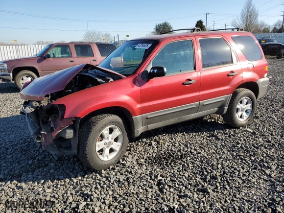 2005 Ford Escape XLT with VIN 1FMYU03165KB93273, listed as a Copart auction lot 43254685 with 252,446 mi miles and Salvage Title. Bid and sale history available at carsss.com. Image 1.