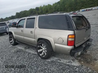 2003 Chevrolet Suburban LT with VIN 3GNEC16Z13G215015, listed as a Copart auction lot 71533544 with 430,252 mi miles and Salvage Title. Bid and sale history available at carsss.com. Image 2.
