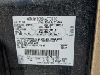 2005 Ford F-150 XLT с VIN 1FTPW14525FA74887, выставлен на аукционе Copart как лот 64232475 с пробегом 246 400 миль миль и Чистый • Clean title. История ставок и продаж доступна на DreamBid. Изображение 12.