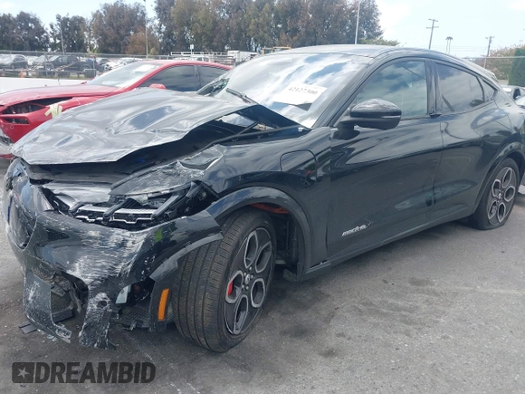 2023 Ford Mustang Mach-E GT z VIN 3FMTK4SE1PMA44650, wystawiony jako IAAI lot #42127300 z przebiegiem 7121 mil mil oraz . Historia ofert i sprzedaży dostępna na DreamBid. Obrazek 19.