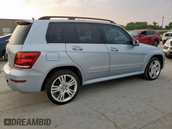 2013 Mercedes-Benz GLK 350 z VIN WDCGG5HB0DG133930, wystawiony jako Copart lot #56944315 z przebiegiem 180 020 mil mil oraz Czysty tytuł • Clean title. Historia ofert i sprzedaży dostępna na DreamBid. Obrazek 3.