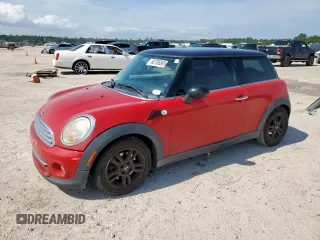 2013 MINI Hardtop z VIN WMWSU3C58DT545063, wystawiony jako Copart lot #60708365 z przebiegiem 181 409 mil mil oraz Czysty tytuł • Clean title. Historia ofert i sprzedaży dostępna na DreamBid. Obrazek 1.