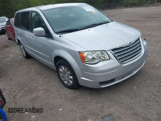 2009 Chrysler Town & Country LX with VIN 2A8HR44E19R567349, listed as a IAAI auction lot 41858591 with 95,681 mi miles. Bid and sale history available at carsss.com. Image 1.